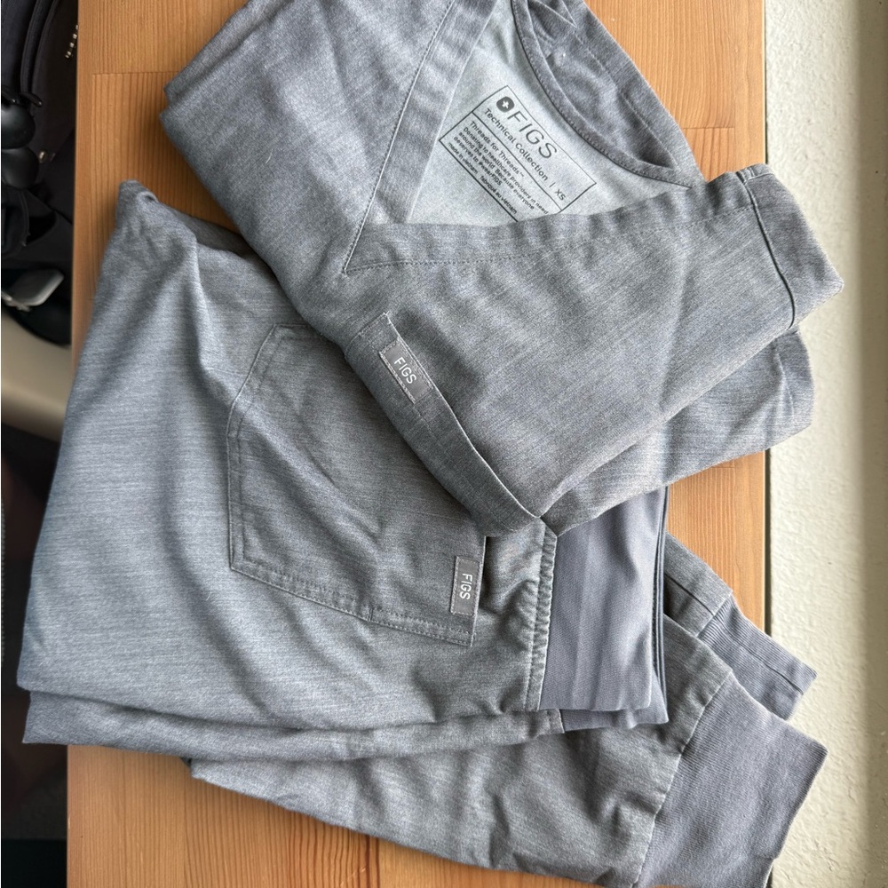 Figs Gray Scrub Set